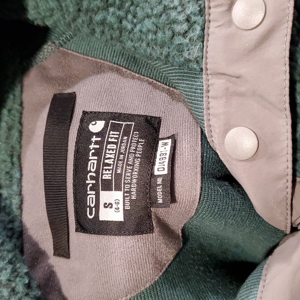 Carhartt Model # OJ4991-W Women's Small Green Sherpa Pullover. - Picture 4 of 16